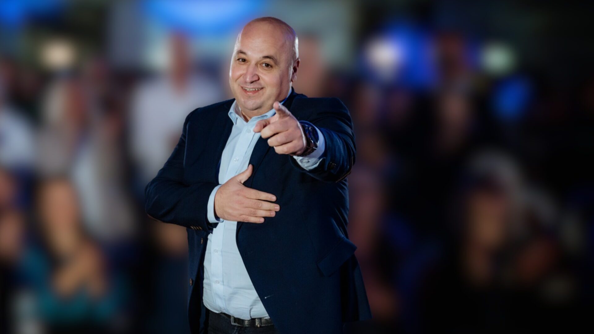 Recep Arda auf der Bühne